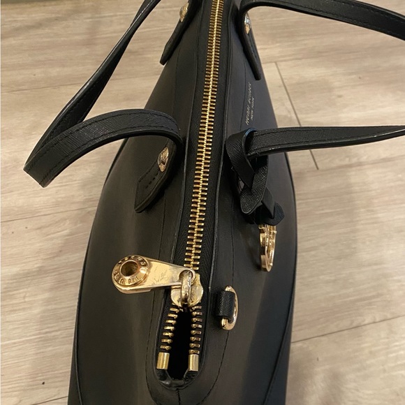 Henri Bendel Black Bag - Picture 4 of 8